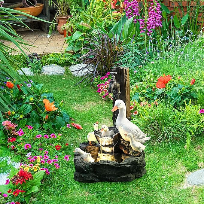 Outdoor Duck Fountain Ornaments with Solar Light, Garden Duck/Squirrel Statue, Yard Art Water Fountain Decoration, for Lawn Yard Patio Pond or Yard,5.91inx3.94in