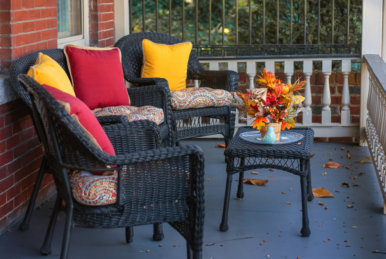 OUTDOOR DECOR