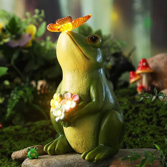 Solar Garden Frog Decor Resin Outdoor Frog Decor Figurine with LED Light Frogs Garden Statue for Outside Yard Patio Balcony Ornament Housewarming Gift for Women Mom Grandma