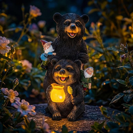 PETAFLOP Solar Garden Decor, Bear Family Statue with Glowing Honey Jar and Friendly Gnomes, Cozy Woodland Outdoor Ornament for Patio Porch Yard, Heartwarming Housewarming Gift